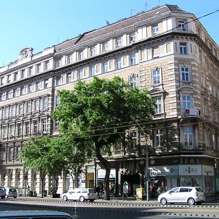 Eitans Guesthouse Budapest Esterno foto