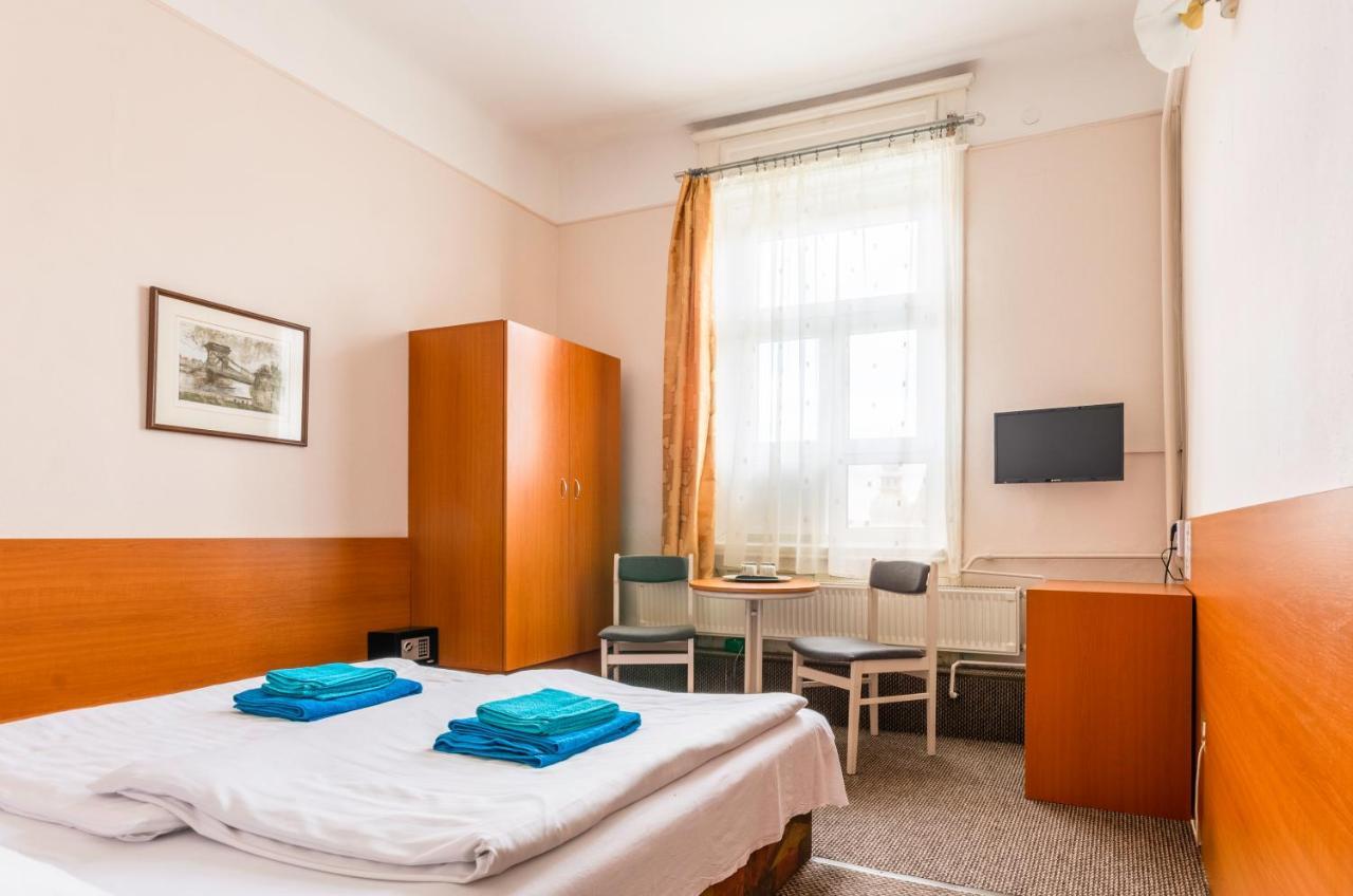 Eitans Guesthouse Budapest Esterno foto