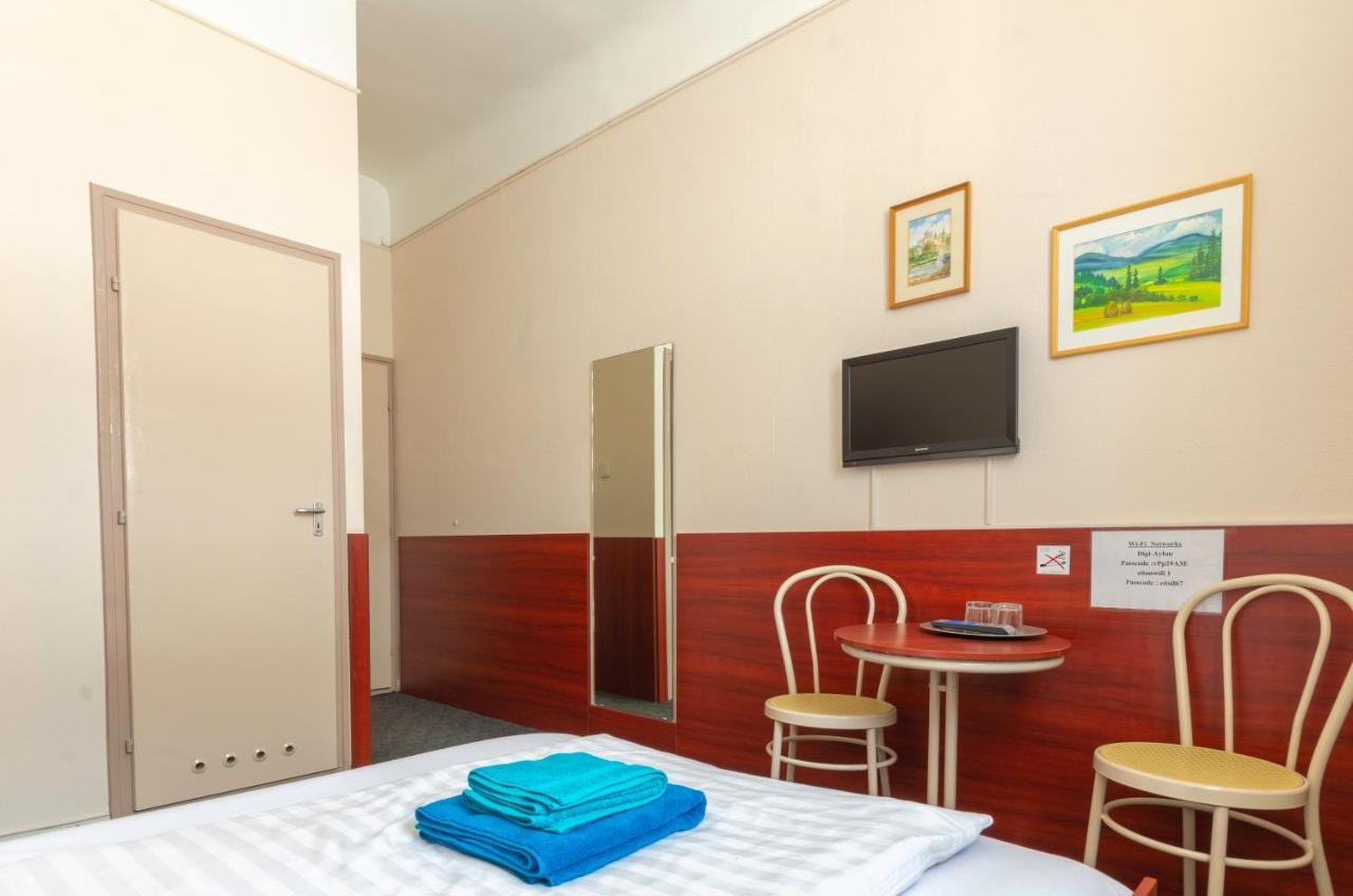 Eitans Guesthouse Budapest Esterno foto