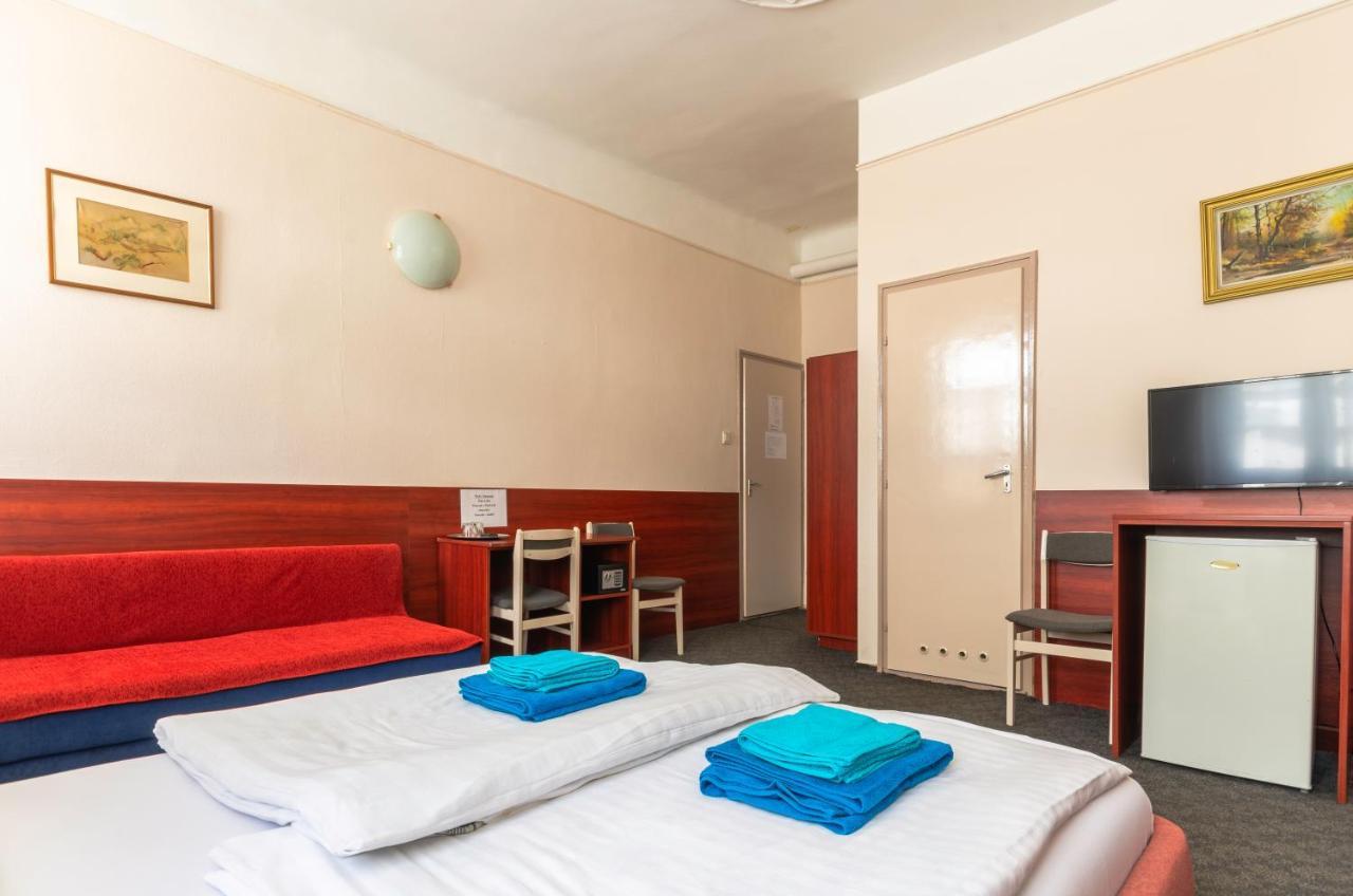 Eitans Guesthouse Budapest Esterno foto