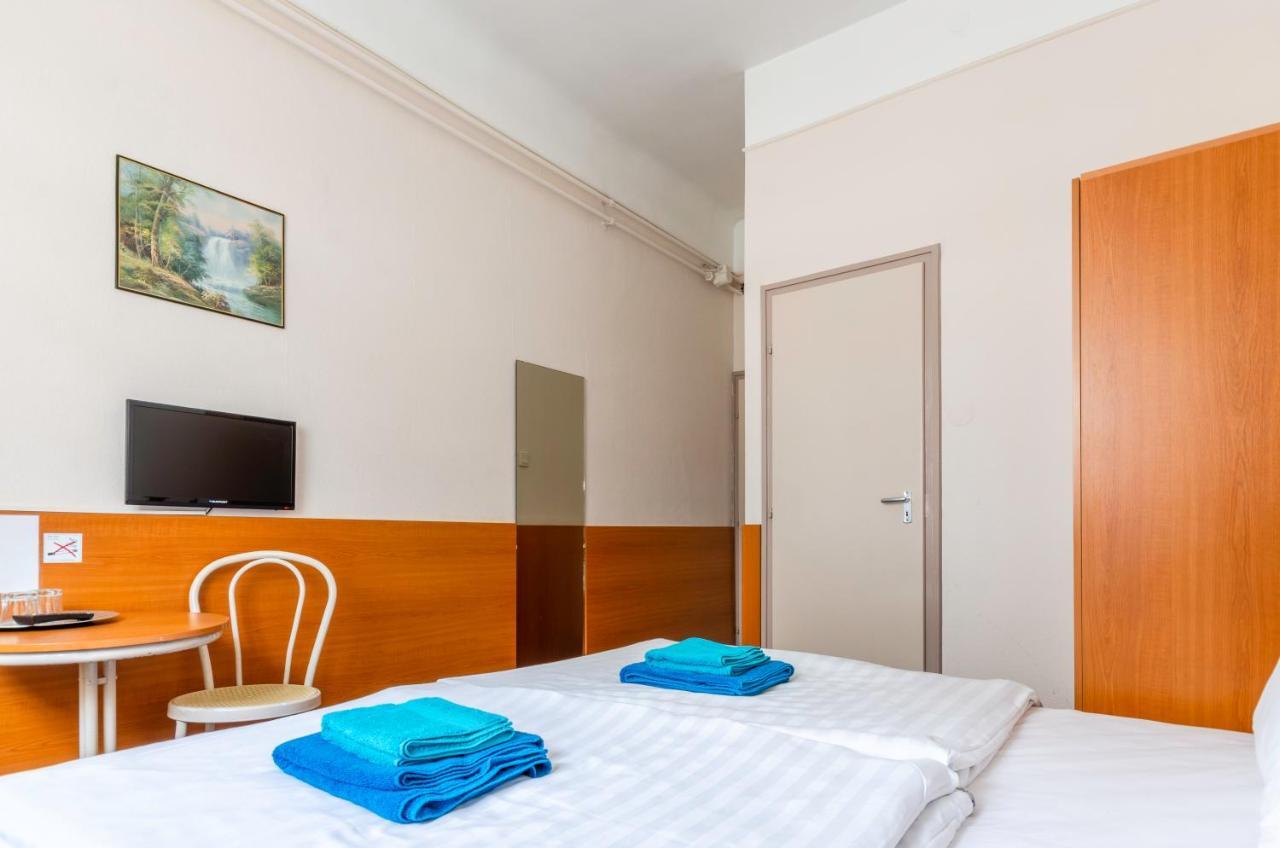Eitans Guesthouse Budapest Esterno foto