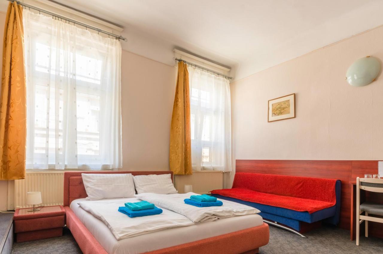 Eitans Guesthouse Budapest Esterno foto