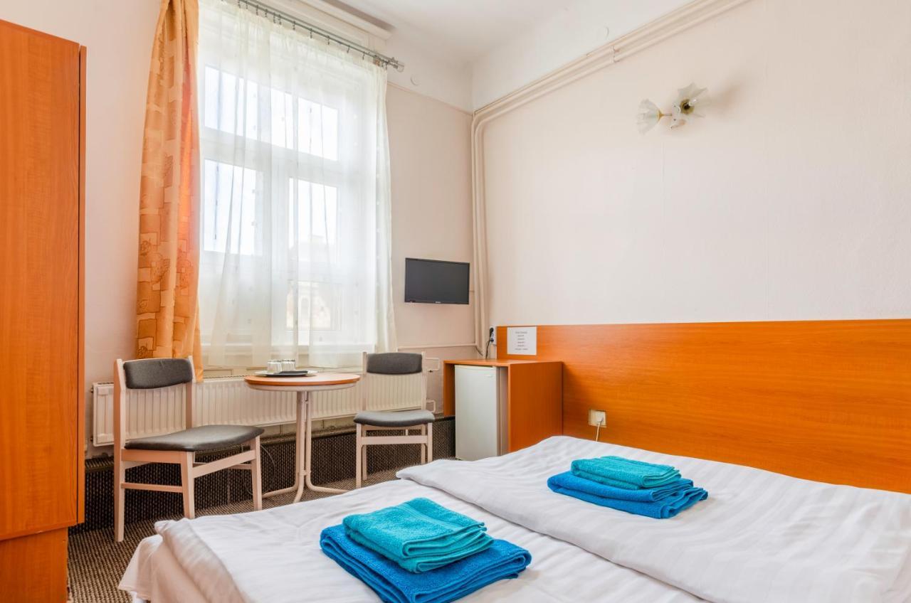 Eitans Guesthouse Budapest Esterno foto
